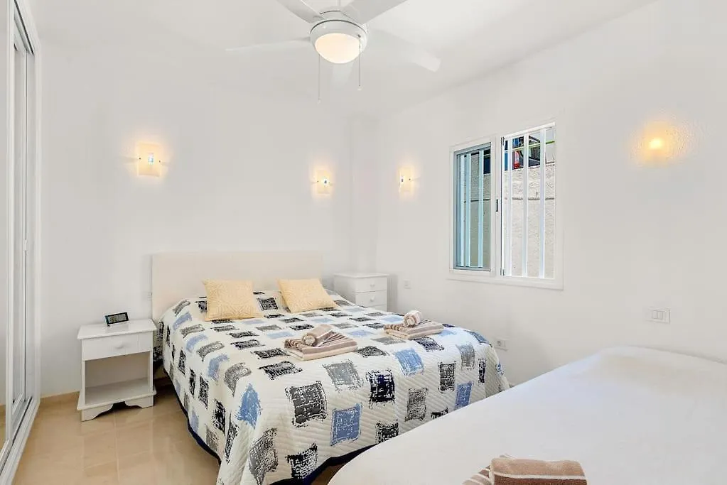 2Bdr Waves & Cliffs Getaway Apartment Acantilado de los Gigantes
